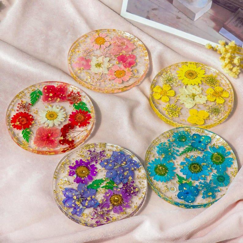 Bunte Blumen Untersetzer aus transparentem Epoxidharz
