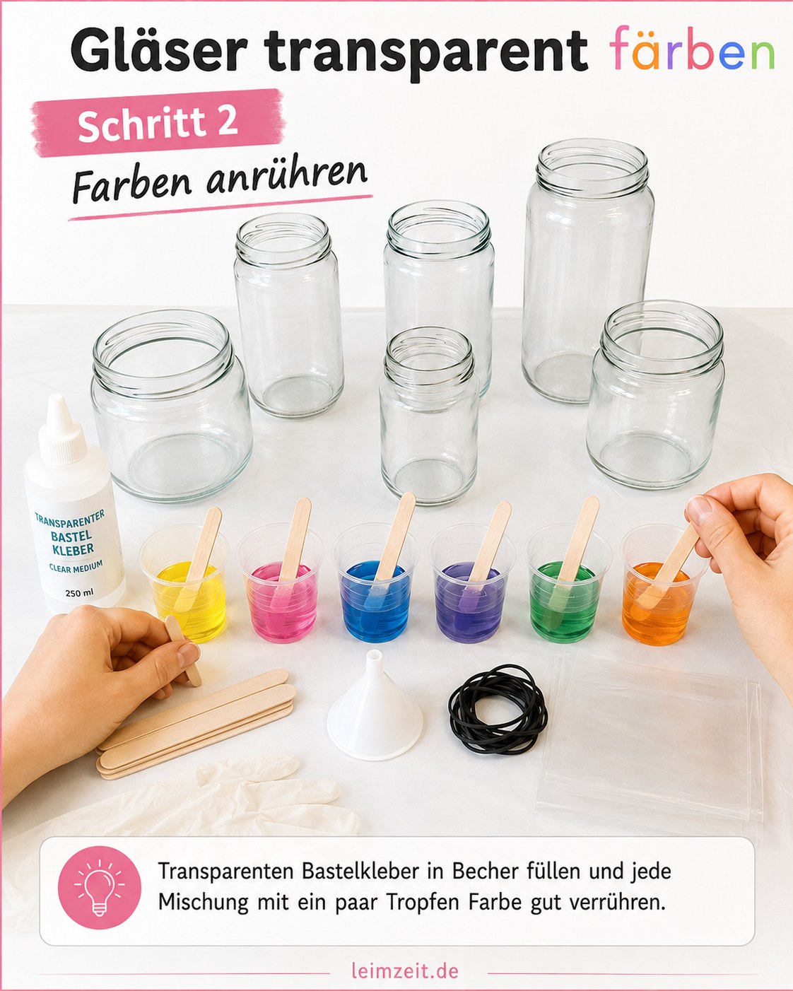 Transparenter Bastelkleber wird mit Farbe verrührt, ein wichtiger Schritt beim Gläser transparent färben