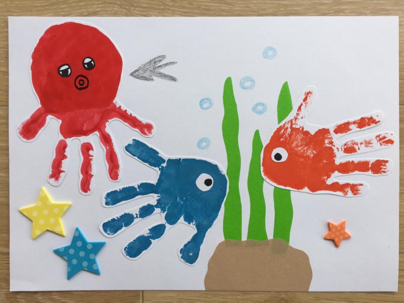Meerestiere mit Fingerfarben gemalt