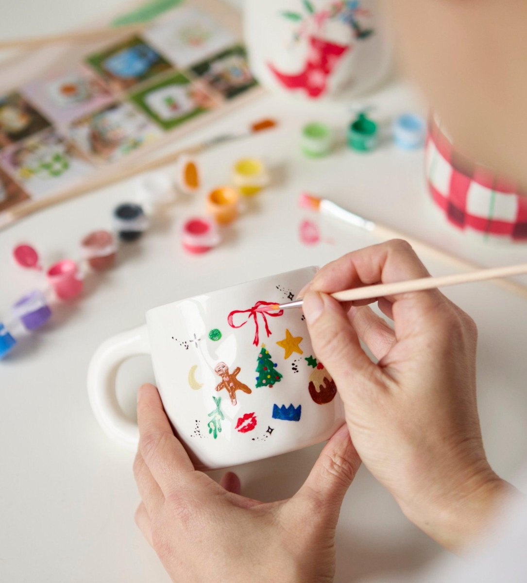 DIY bemalte Weihnachtstasse