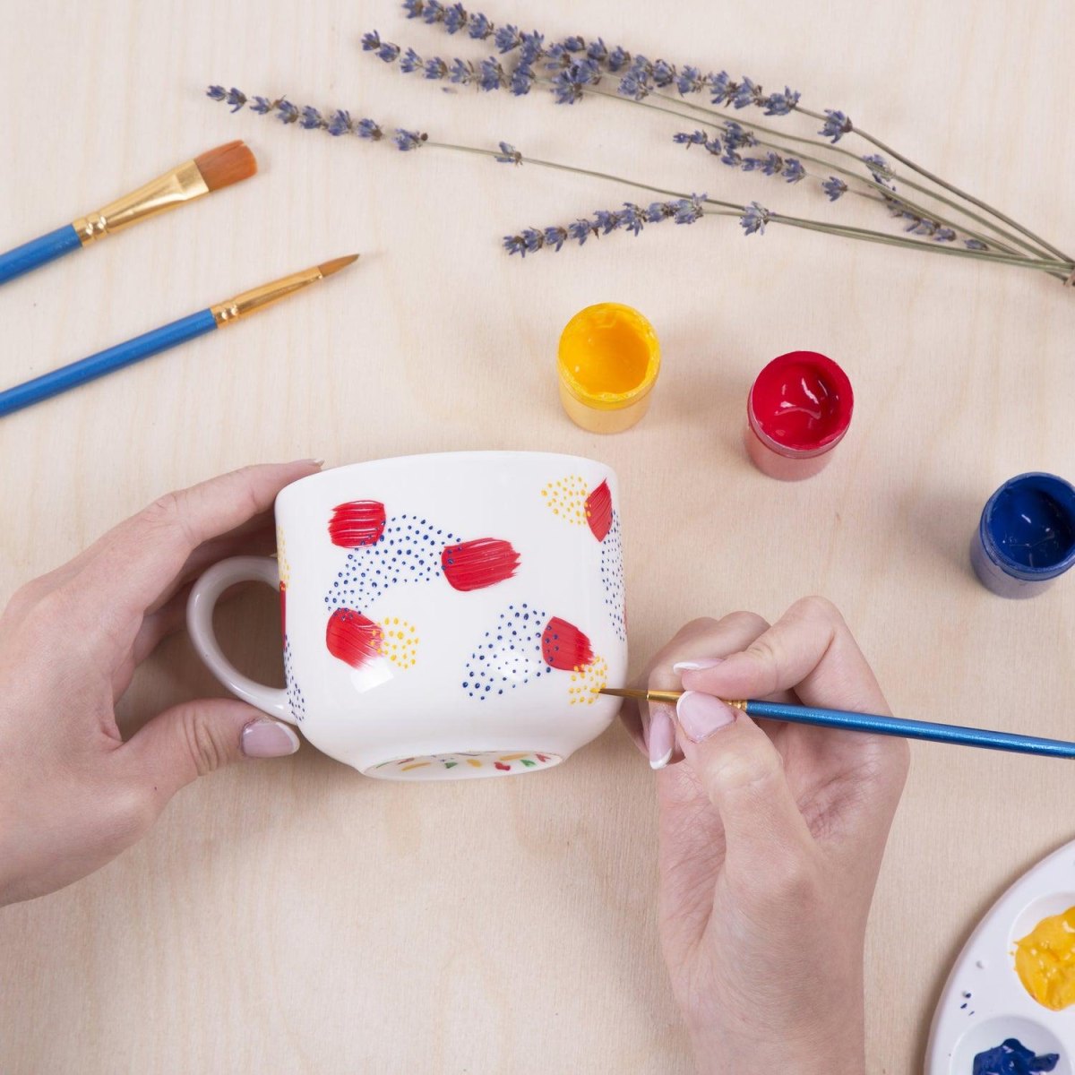 Bemalte Tasse als Geschenk