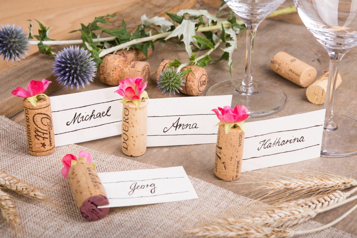 DIY Platzkarten auf Partytisch